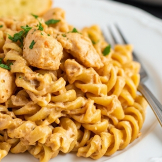 Crock Pot Creamy Cajun Chicken Pasta | Easy Slow Cooker Recipe
